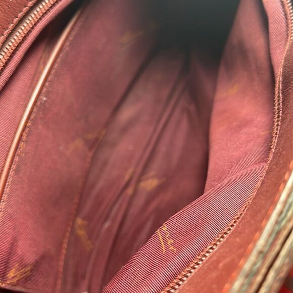 Etienne
Aigner Handbag VINTAGE - Picture 8 of 8